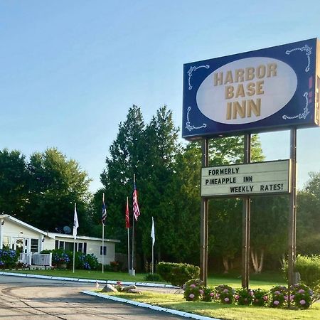 Harbor Base Inn Нюпорт Екстериор снимка