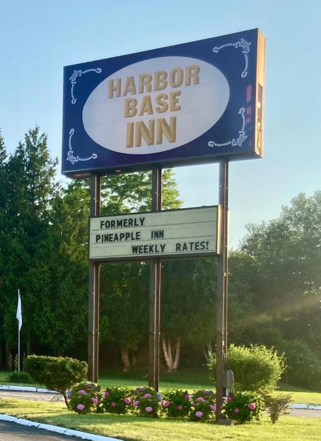 Harbor Base Inn Нюпорт Екстериор снимка